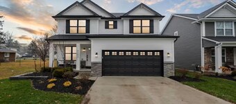 4mins DT Hot tub+ Fire Pit  Game Room