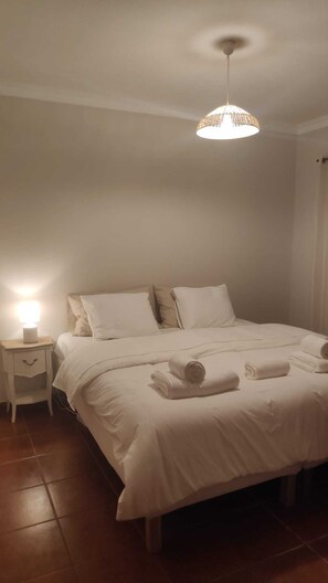 2 chambres, fer et planche Ă repasser, Wi-Fi, literie fournie