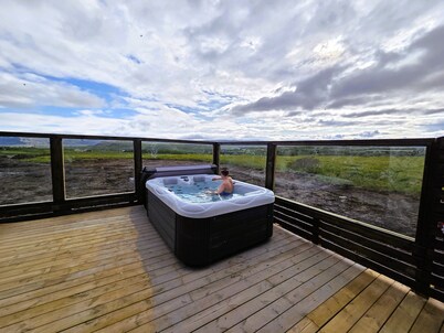 Cosy Northern Ligths Cabin with hot tub and magical views on the Golden Circle