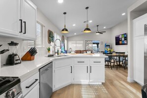 Microwave, oven, dishwasher, coffee/tea maker