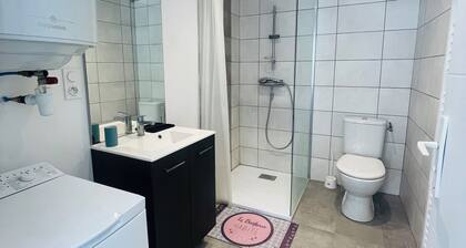 Location studio rénové et meublé!