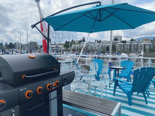 "Flagship 1" Live-Aboard BNB: Paddle Boards, Kayaks, Crabbing, and More