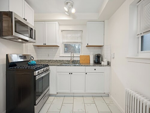 Charming 1-bedroom apartment in Takoma Park with AC, WiFi