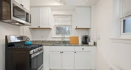 Charming 1-bedroom apartment in Takoma Park with AC, WiFi