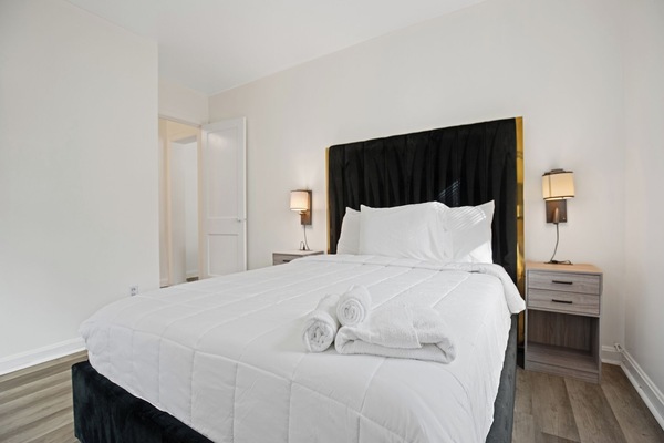 1 dormitori, planxa i posts de planxar, wifi i roba de llit