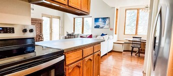 Escape into Nature - Cozy Beaver Cabin by Eagle Point Ski Resort & Puffer Lake