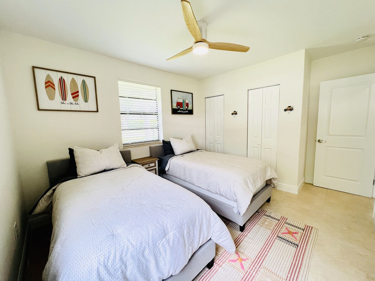 Photo 15 of Spacious 5-bedroom house in fabulous Naples - 1 mile to the beach!