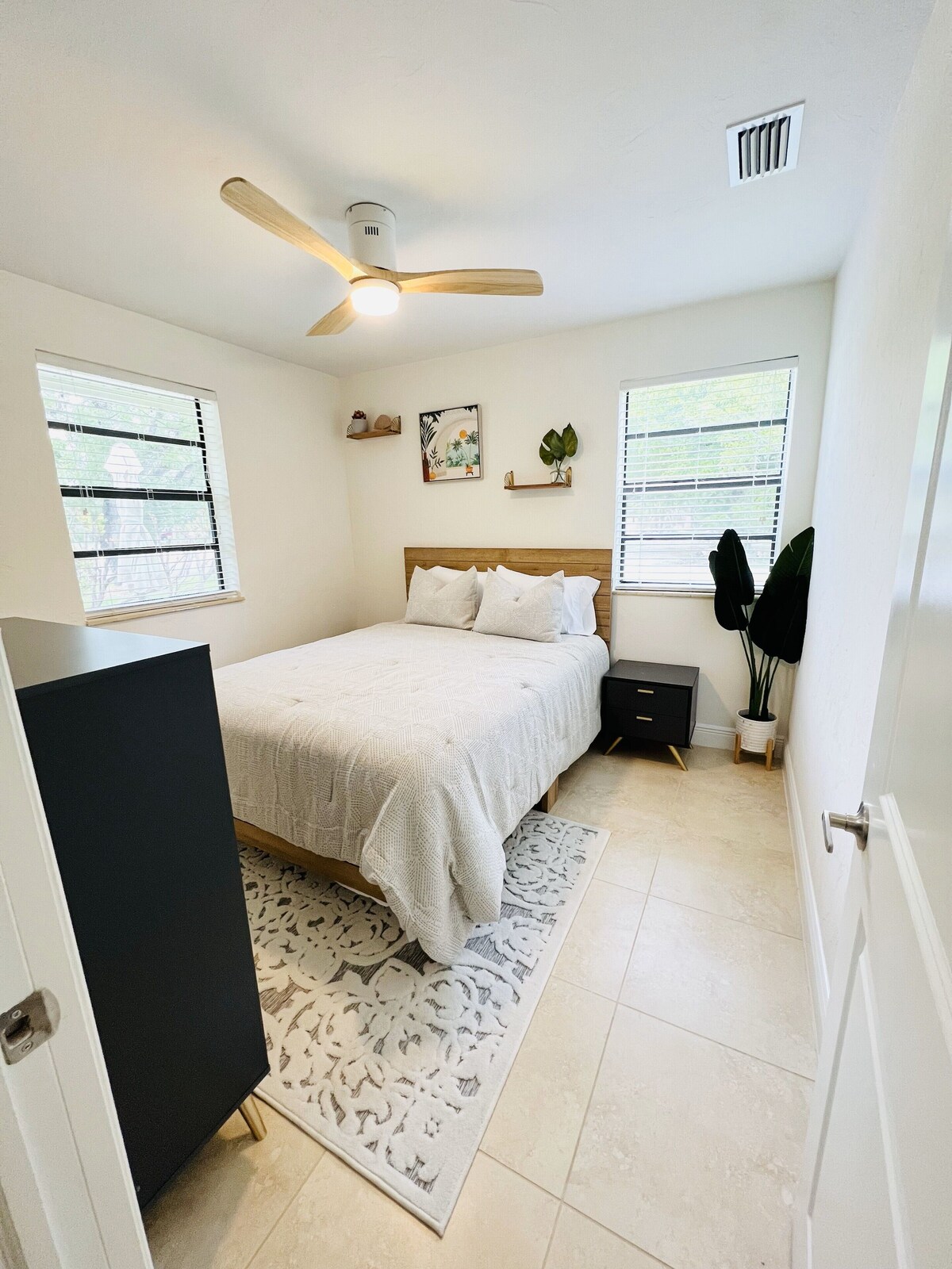 Photo 14 of Spacious 5-bedroom house in fabulous Naples - 1 mile to the beach!