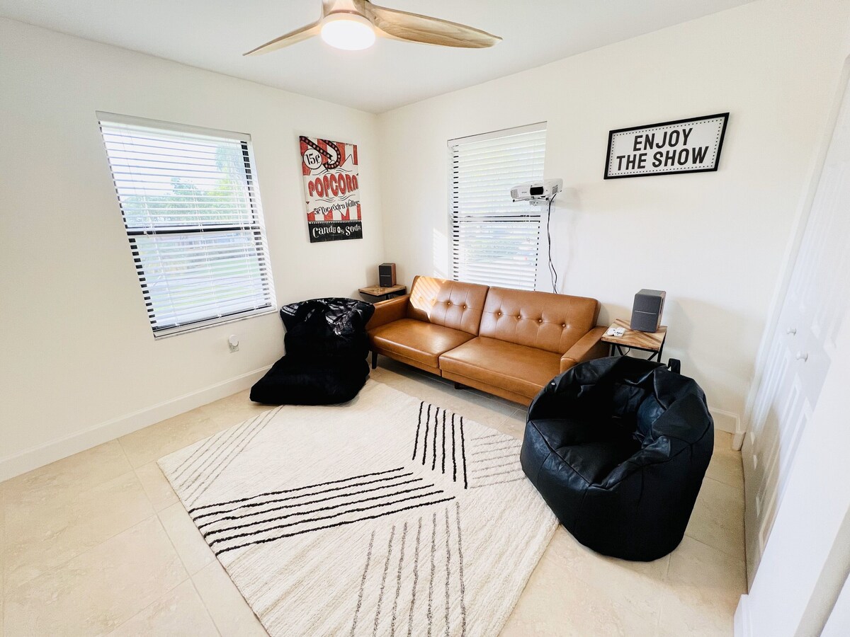 Photo 7 of Spacious 5-bedroom house in fabulous Naples - 1 mile to the beach!