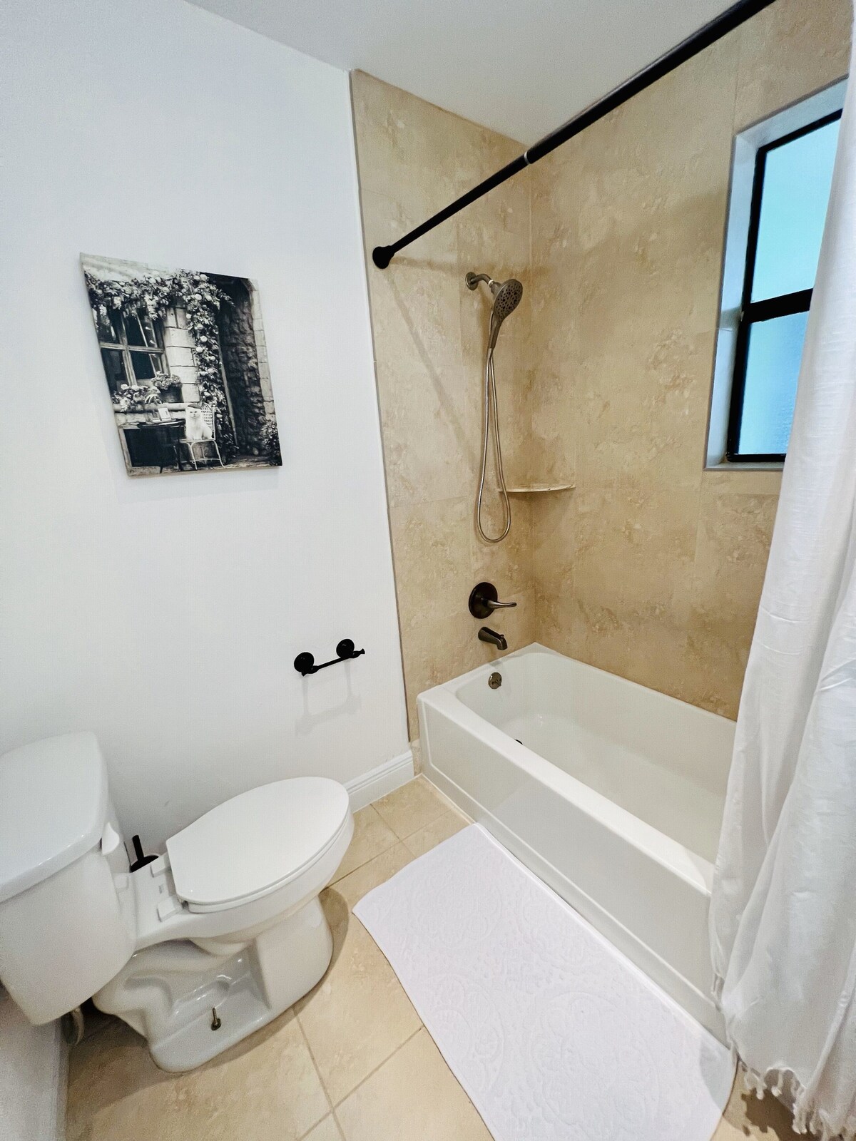 Photo 10 of Spacious 5-bedroom house in fabulous Naples - 1 mile to the beach!