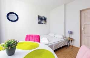 1 bedroom, iron/ironing board, bed sheets