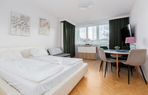 1 bedroom, iron/ironing board, bed sheets - Śląska Pleasant Green Studio (Gdynia)