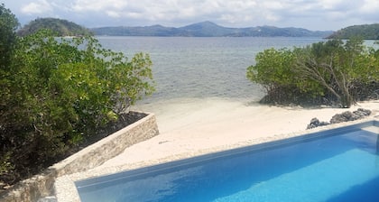 4 Bedroom 2-Storey Beach House with Pool