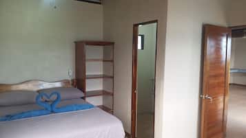 4 quartos, escrivaninha, Wi-Fi, roupa de cama