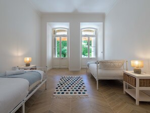 2 dormitorios, tabla de planchar con plancha, wifi y ropa de cama
