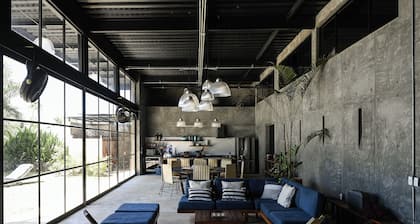 Casa Pijiji- Unique industrial style home in Puerto escondido