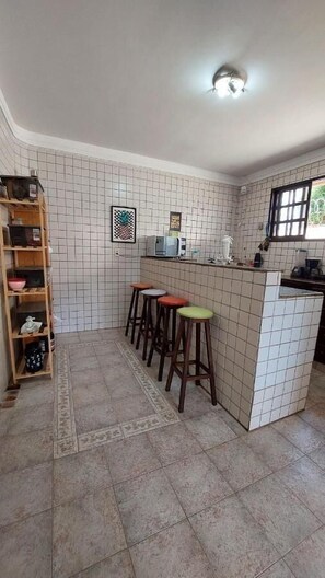 Refrigerador, microondas, tostadora y licuadora