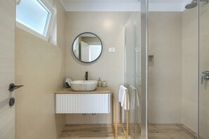 Shower, hair dryer, towels - Villa Leny by Istrabook (Majmajola)