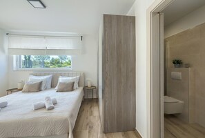 3 quartos, acesso à internet, roupa de cama
