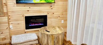 Cozy Rustic Walkout Basement Cabin in Historic Harpers Ferry