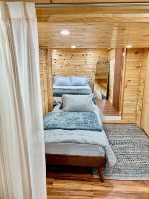 Free WiFi, bed sheets, wheelchair access