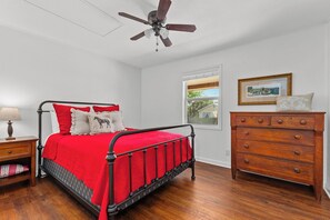 2 室のベッドルーム、アイロン / アイロン台、WiFi (無料)、ベッドシーツ