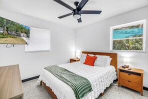 2 bedrooms, travel cot, free WiFi, bed sheets