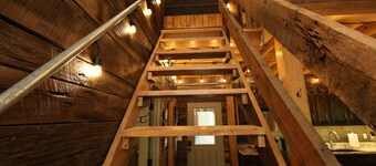 Private 600 Acres | Wifi | Hot Tub | Wolf Pen