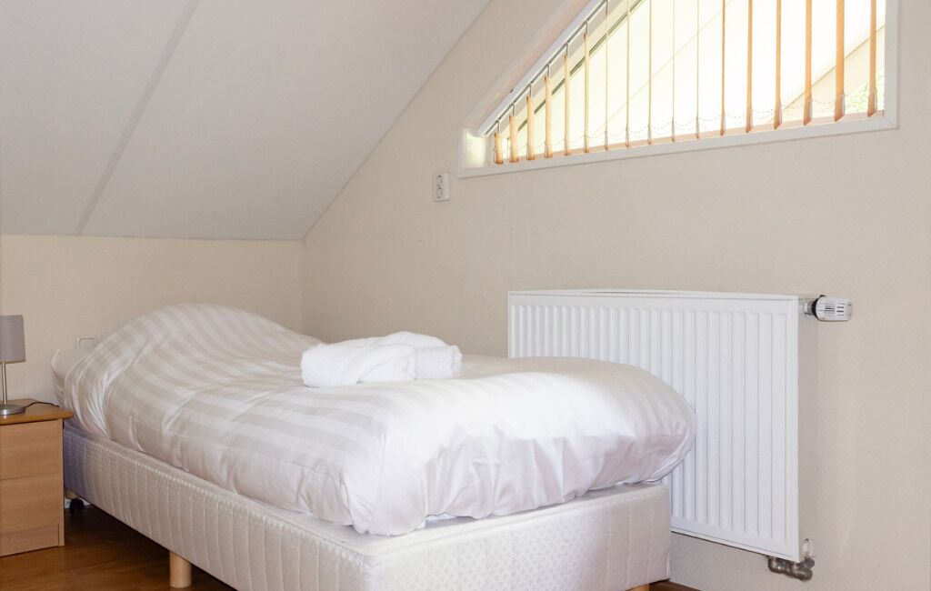 Bedroom 3 (2)