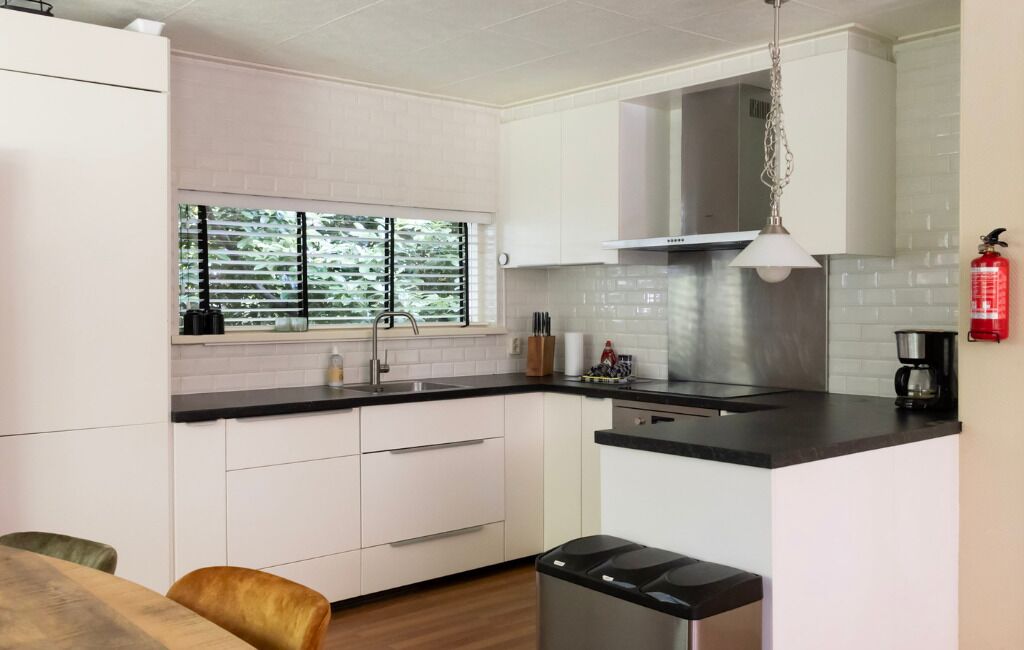 Kitchen (2)