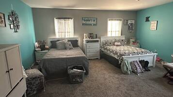 5 Schlafzimmer, Zimmersafe, Bügeleisen/Bügelbrett, kostenloses WLAN