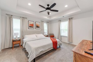 3 chambres, fer et planche à repasser, Wi-Fi, draps fournis