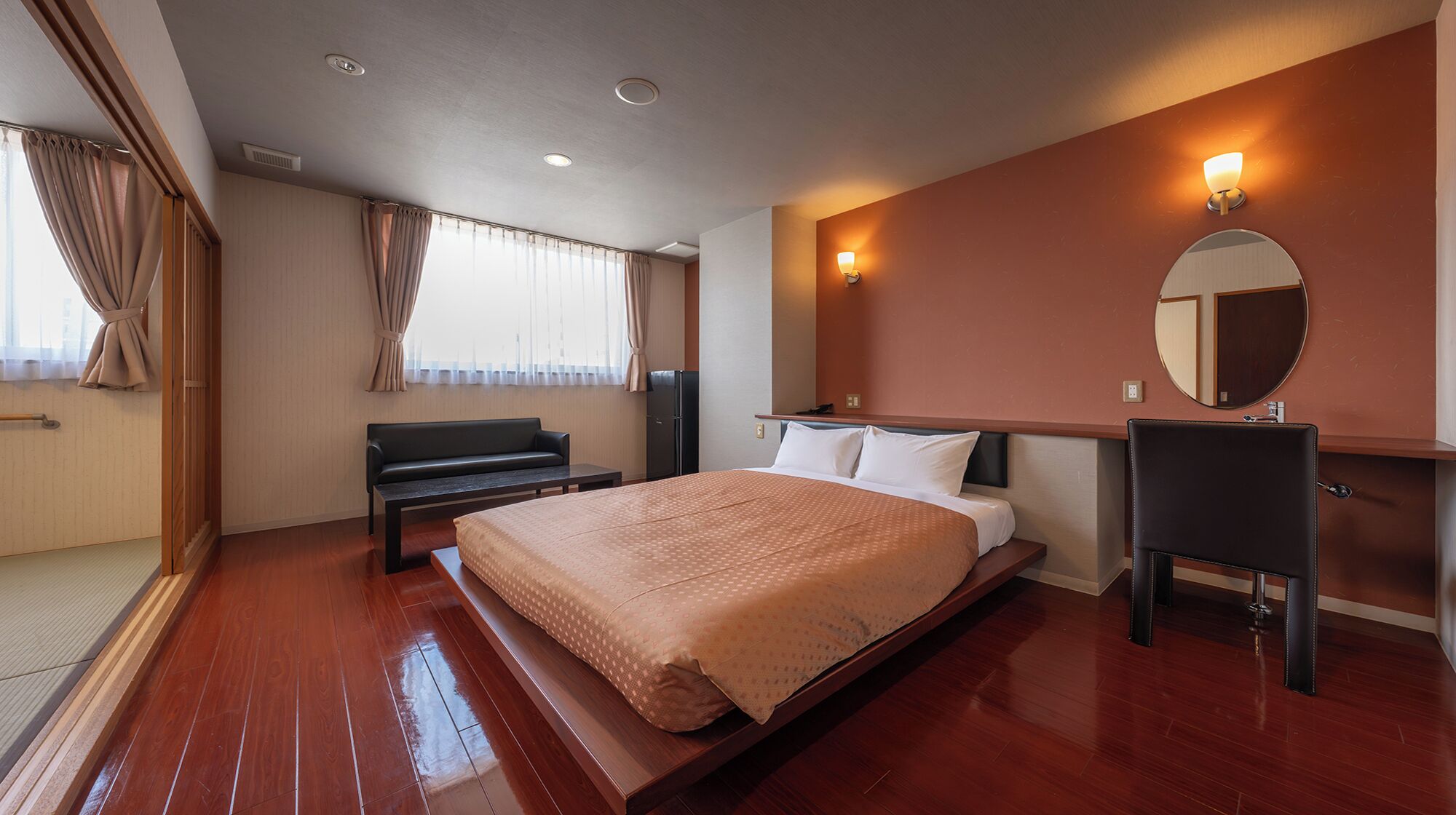 واي فاي مجانًا وملاءات أسرّة