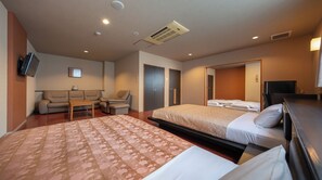Habitación cuádruple familiar (Japanese-Western Style) | Wifi gratis y ropa de cama 