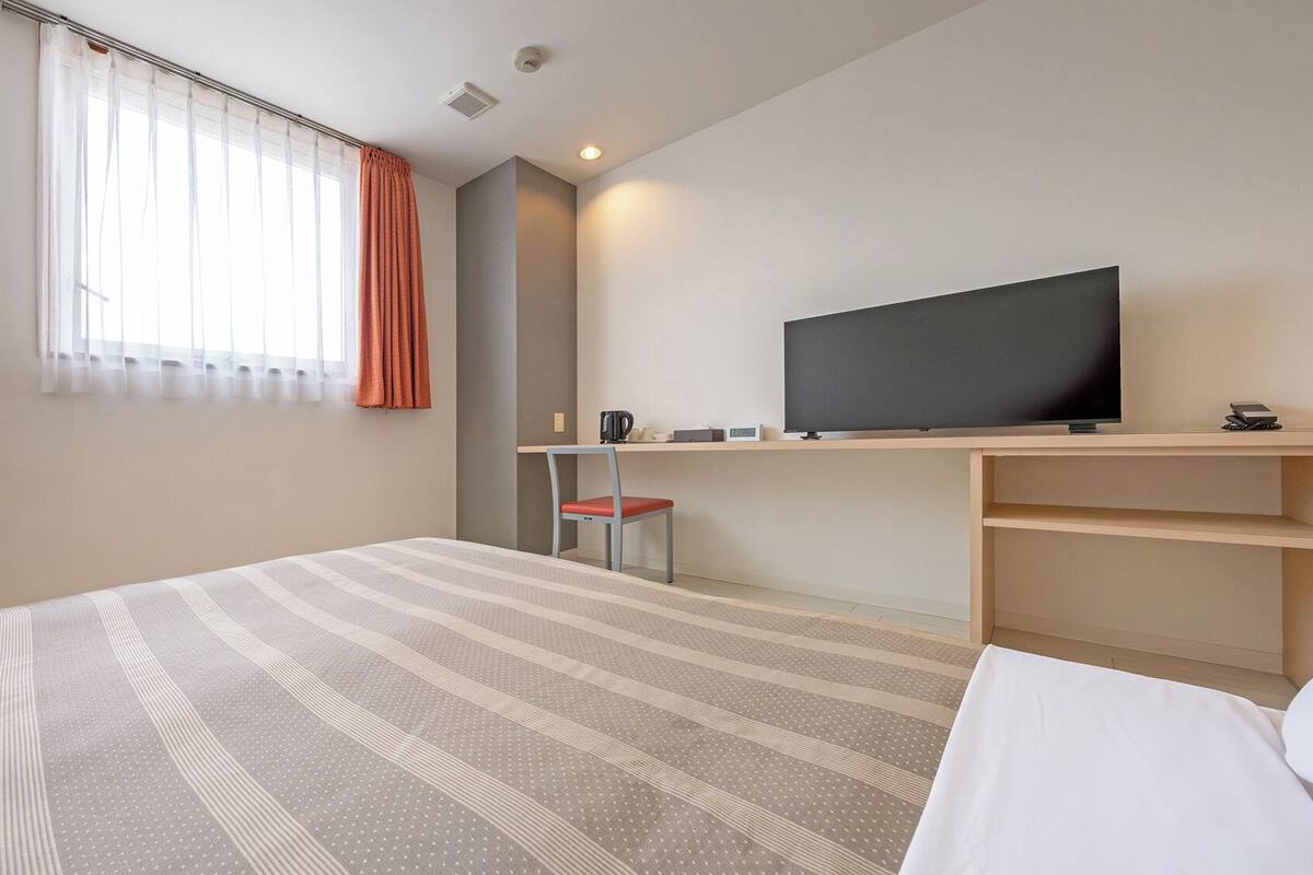 單人房, 1 張小型雙人床, 非吸煙房 (Semi Double Room) | 免費 Wi-Fi、床單