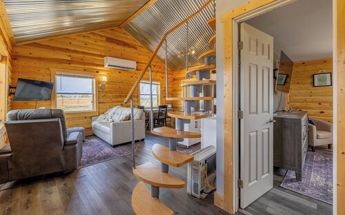 Dark Sky Retreat- 2 Cabin Retreat, Pet Friendly, Panoramic Mountain Views!