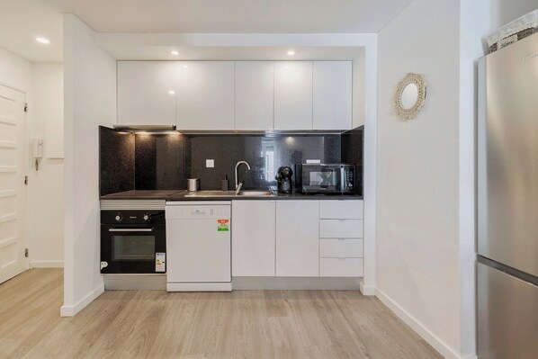 Fridge, microwave, oven, stovetop