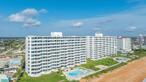 Exterior - New Listing! Direct oceanfront 2/2 condo with huge balcony and beachfront pool (Ormond Beach)
