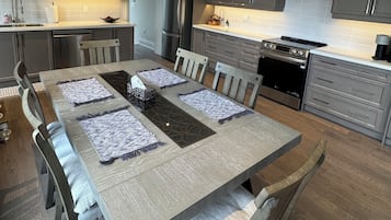 Cottage, Pets Allowed, Partial Lake View | Private kitchen