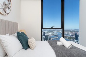 2 bedrooms, iron/ironing board, WiFi