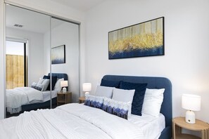 4 habitaciones, tabla de planchar con plancha, wifi y ropa de cama