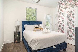 4 soverom, strykejern/-brett, reiseseng for barn og wi-fi (inkludert)