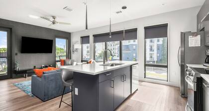 Boots & Strings / 2 BR 2 BA condo / Stylish West End Gem / Pool / Gym / Parking