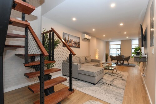 Elegant SoHo 5BR Duplex – Upscale, Central & Spacious