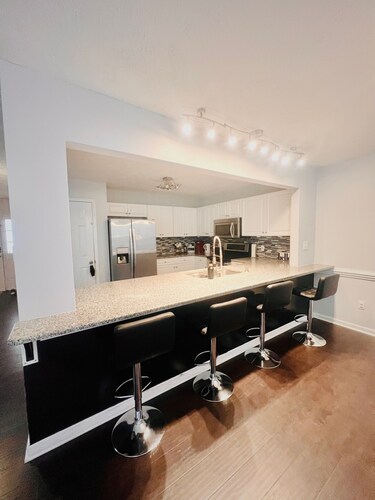 The Waypoint, 4BR/7Beds/2.5Bath Travel Themed Vacation Home adjacent to FT Bragg