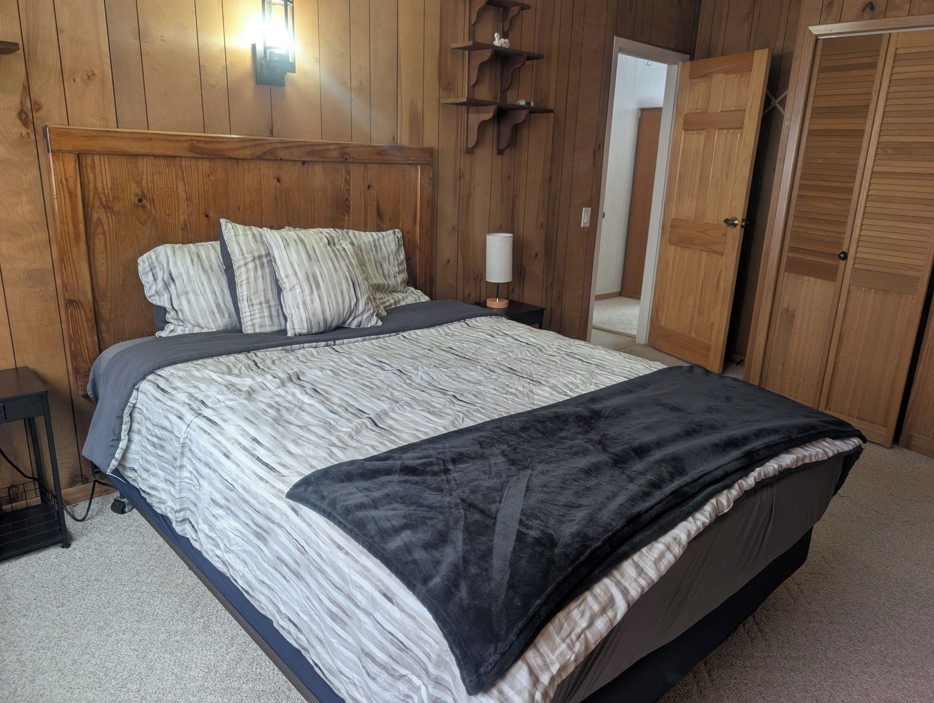 4 chambres, fer et planche à repasser, Wi-Fi, draps fournis