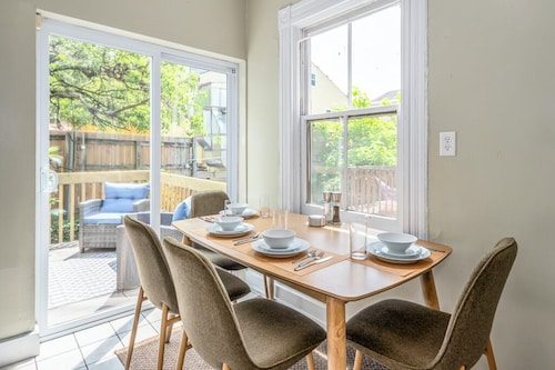 Prime Mt Adams+Lux Beds+Sleeps 6ppl+Deck Views+Smart TVs+Spacious Living Rooms