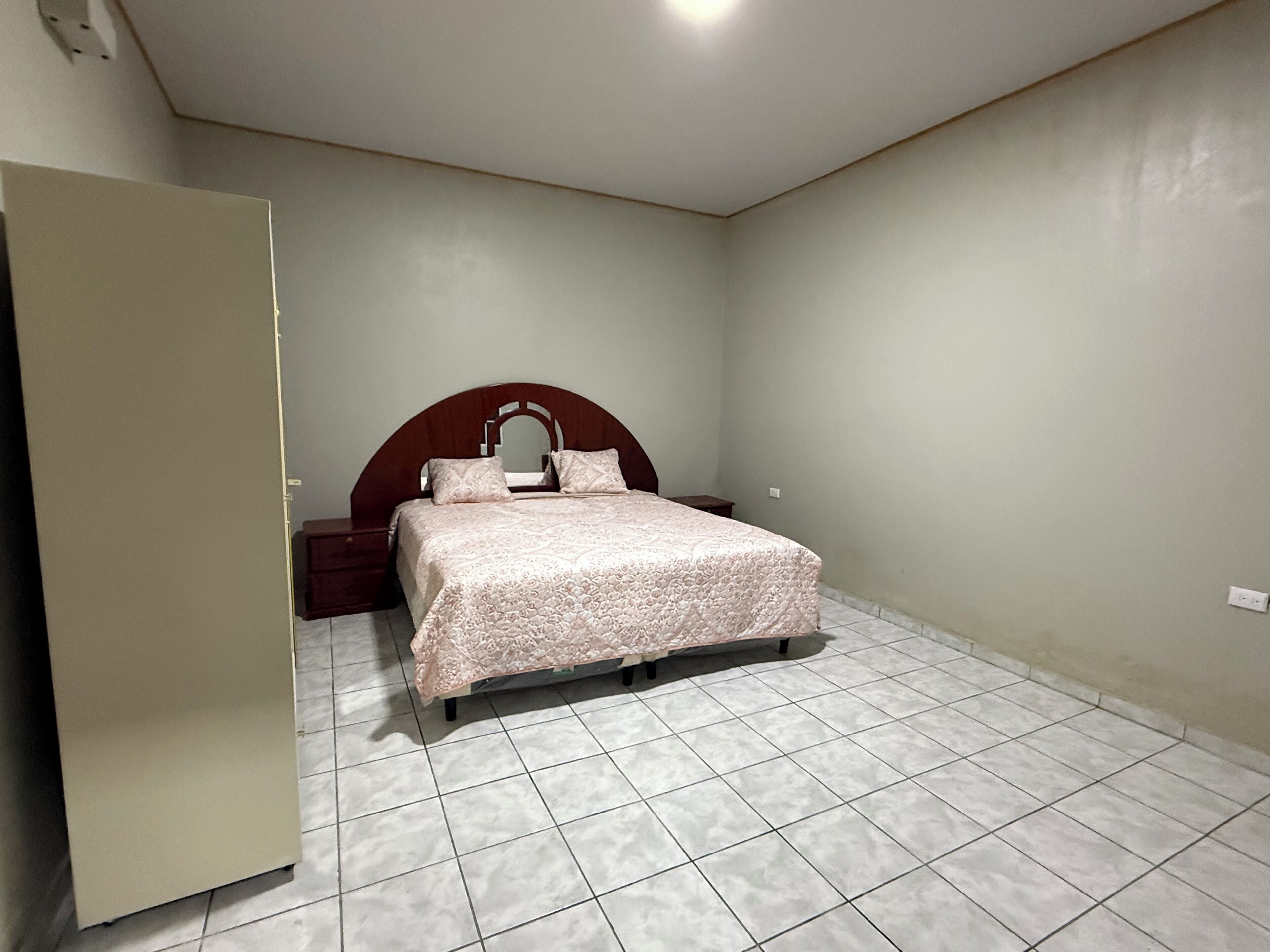 2 間睡房、免費 Wi-Fi