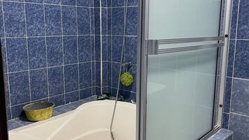 Handdoeken, zeep, shampoo, toiletpapier