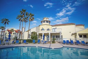 Piscine extérieure, piscine chauffée